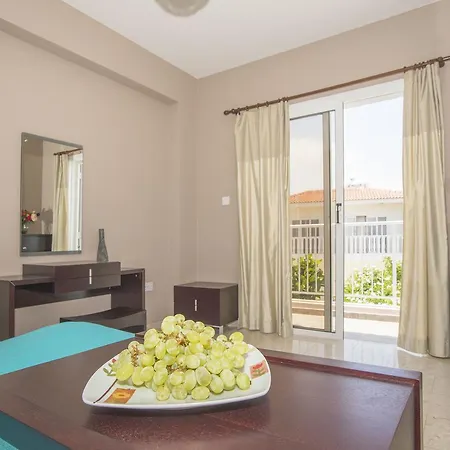 Nissi Maria Айя-Напа