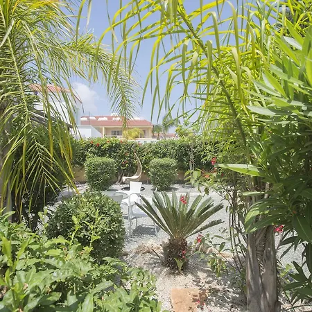 Nissi Maria Айя-Напа