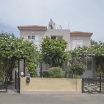 Villa Nissi Maria *
