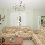 Villa Nissi Maria *