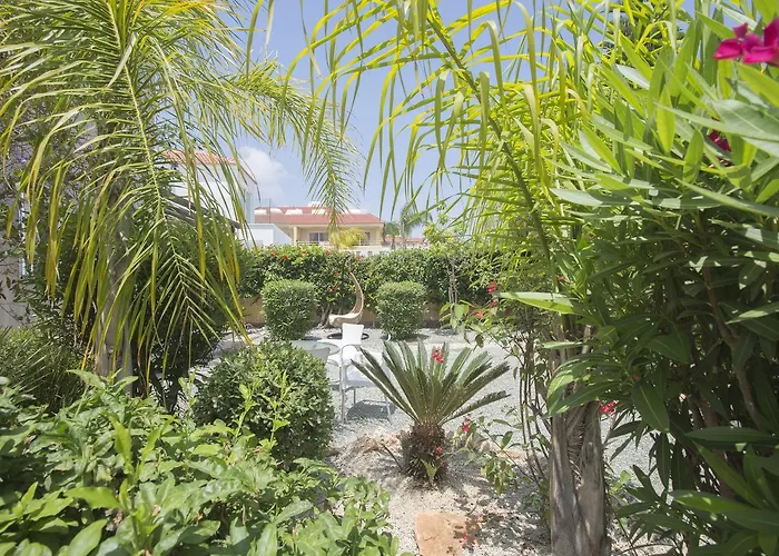 Nissi Maria Ayía Nápa